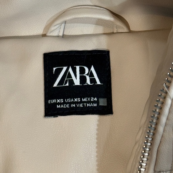 Women’s ZARA Faux leather cream puffer coat- Size XS - Picture 9 of 15